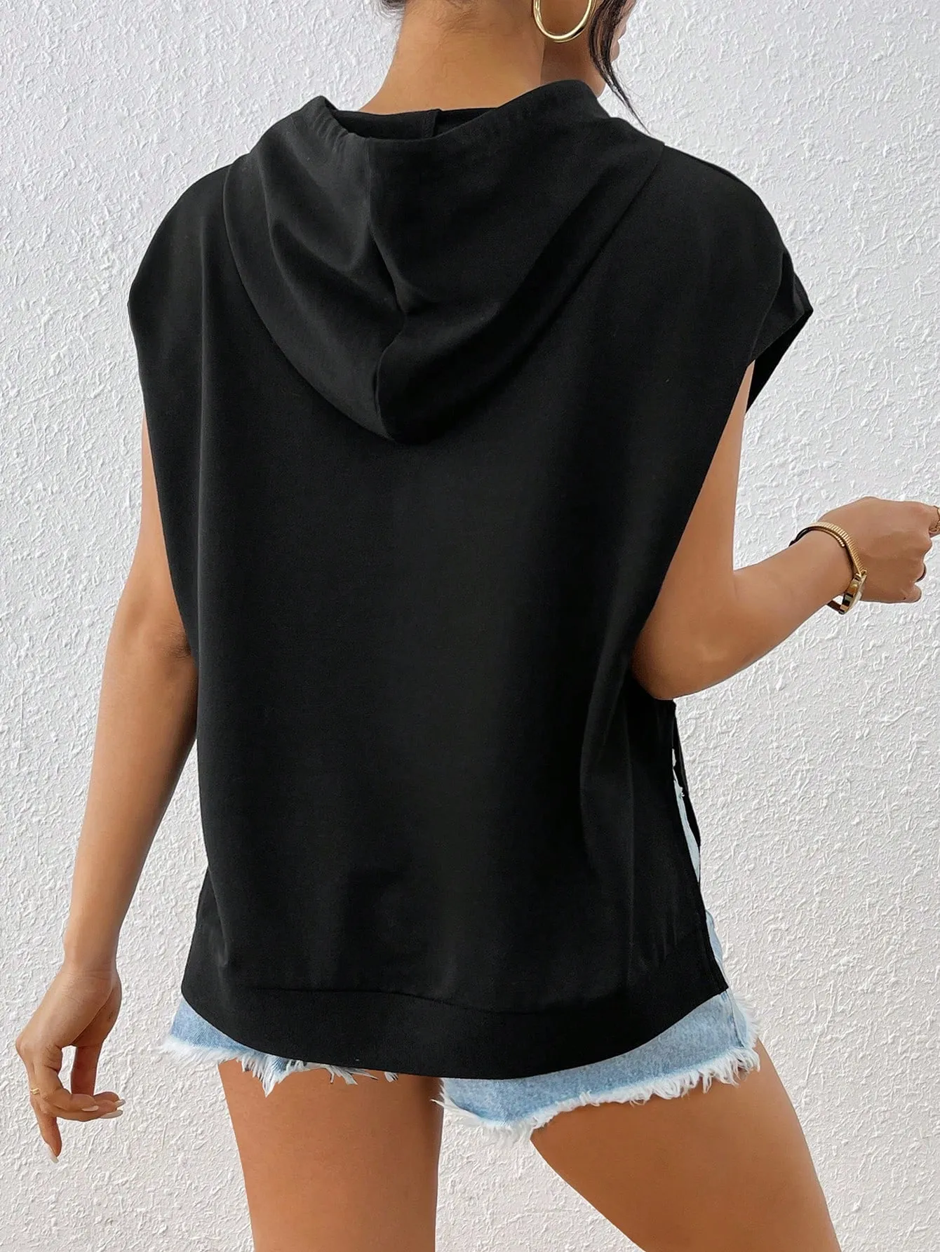 sz2312082568095957_01
