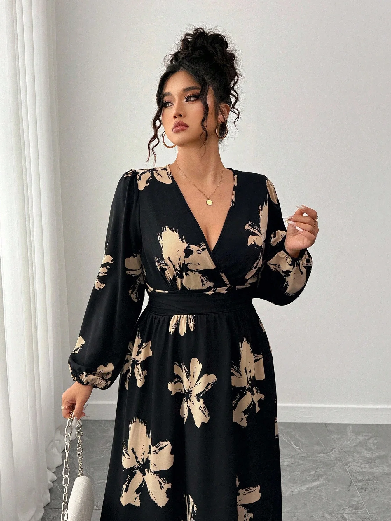 sz25062976943233030_05