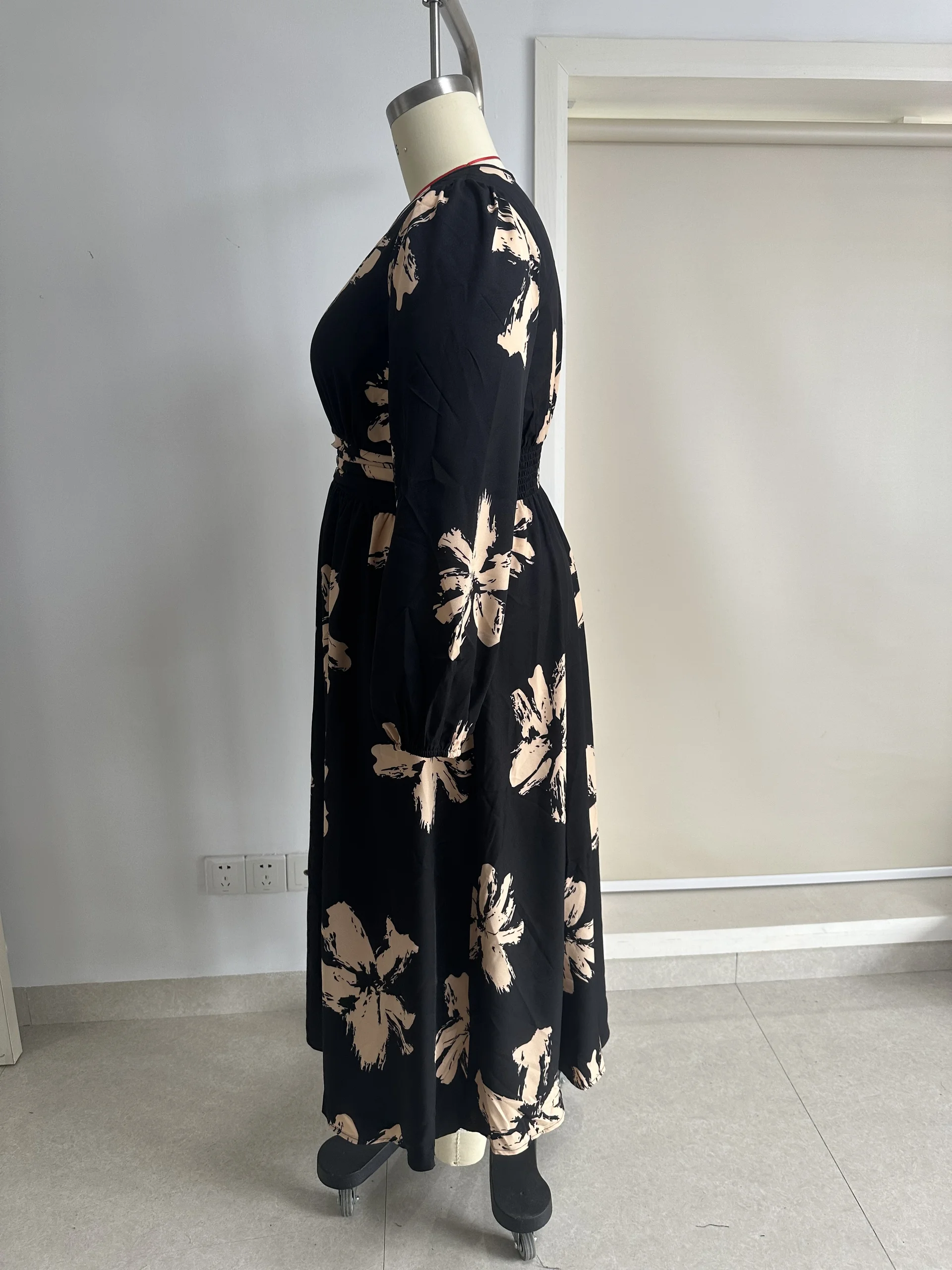 sz25062976943233030_08