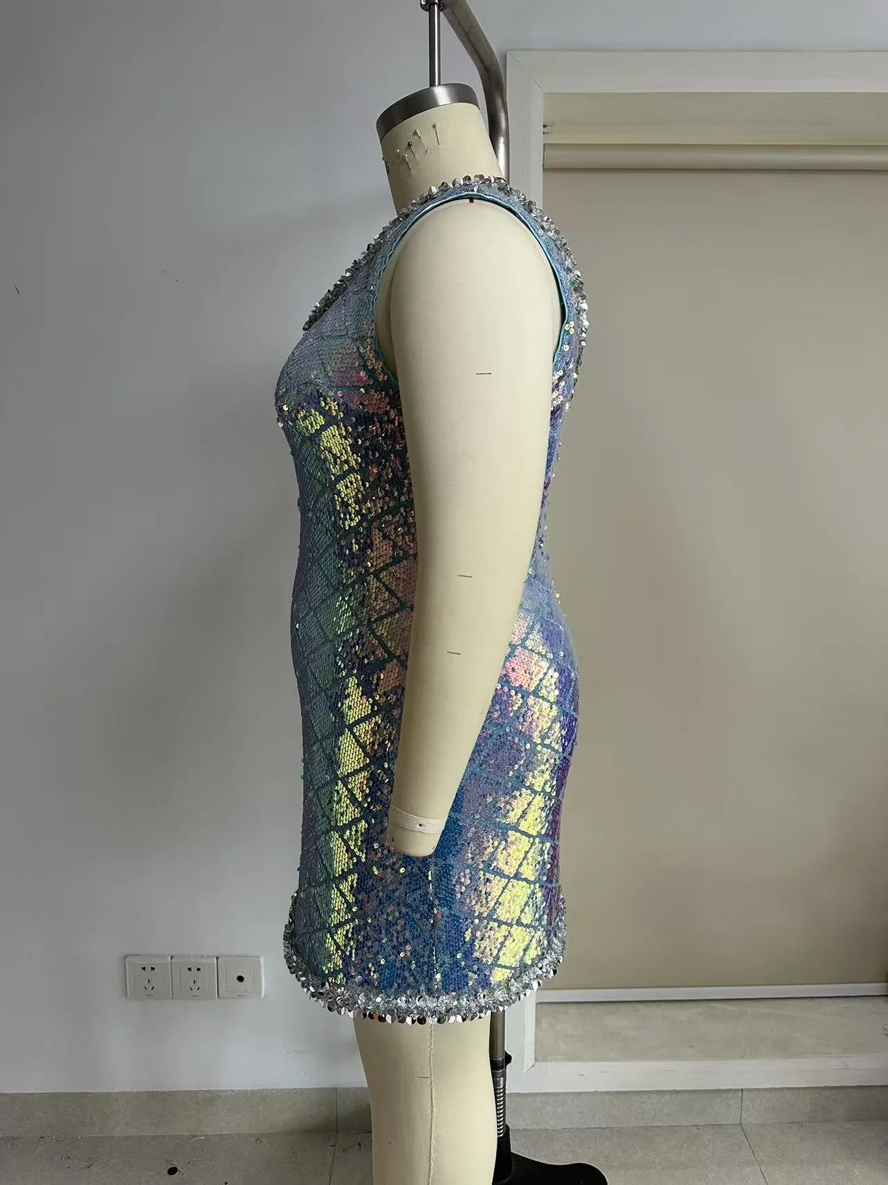 sz25101423894101891_11