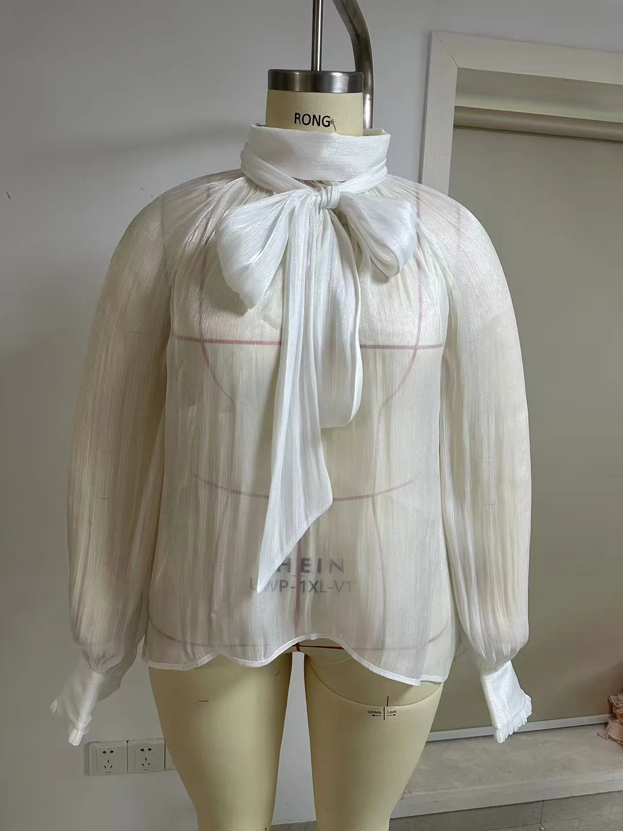 sz25101475795380893_10